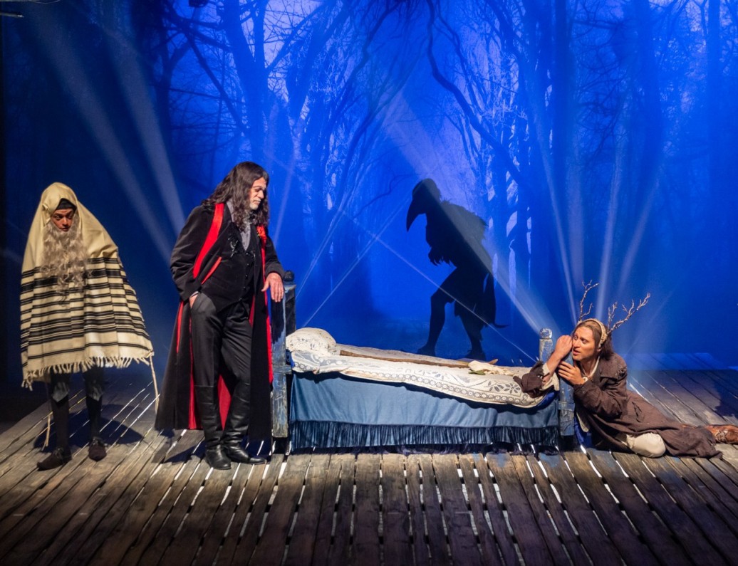 a picture from the play "Teibele and Her Demon"