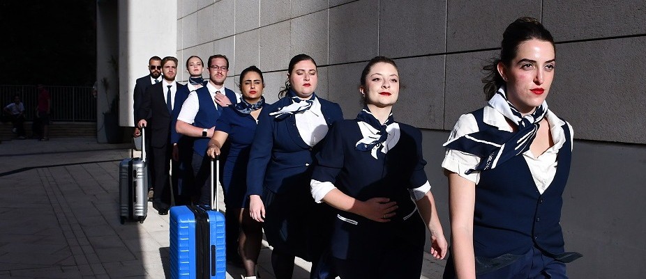 תיאטרון החאן מציג - הכי בבית בעולם