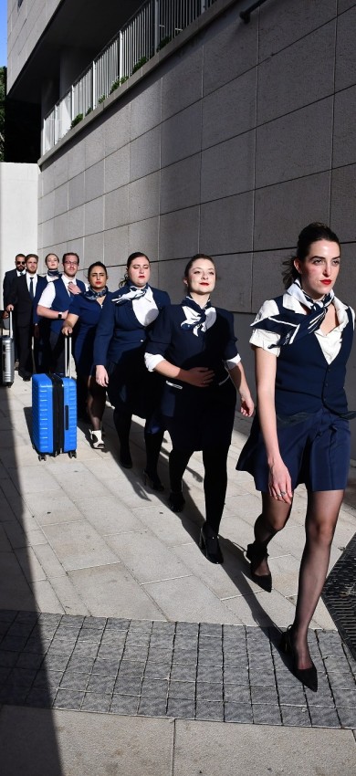 תיאטרון החאן מציג - הכי בבית בעולם